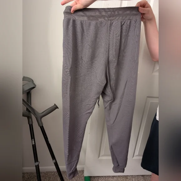 Gray Distressed Jogger Pants - Picture 3 of 4